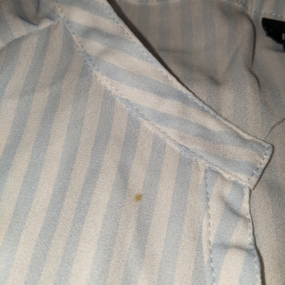 Rue21 baby blue & white blouse - Picture 4 of 14